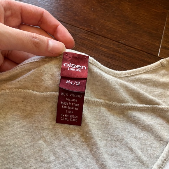 y2k Olsen Europe Beaded Sequinned Graphic Cap-Sleeve V-Neck Blouse - Picture 4 of 6